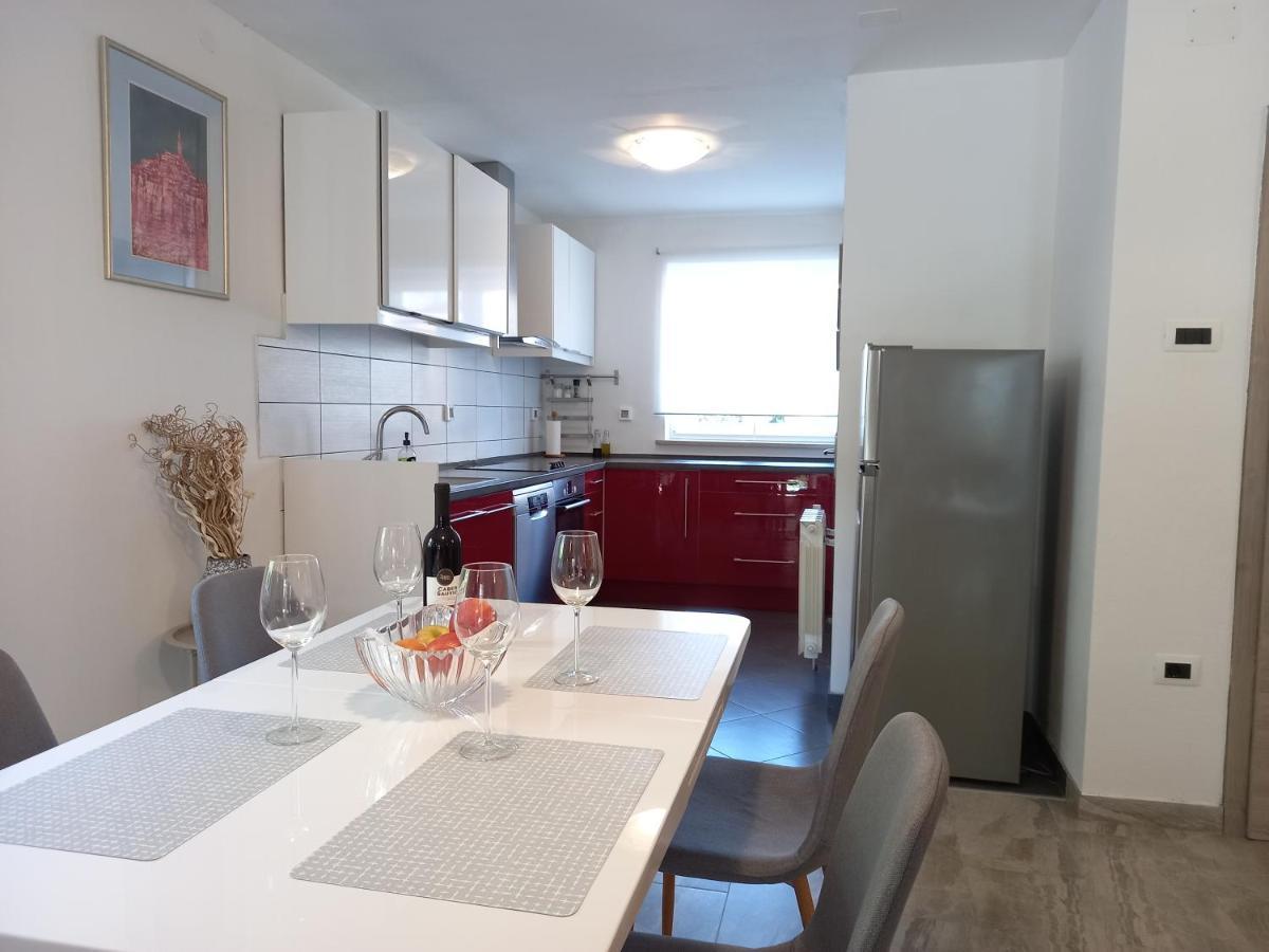 Apartments Dasara Rovinj Bagian luar foto